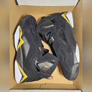 Jordan Men's True Flight Black and Gold Sneakers 10